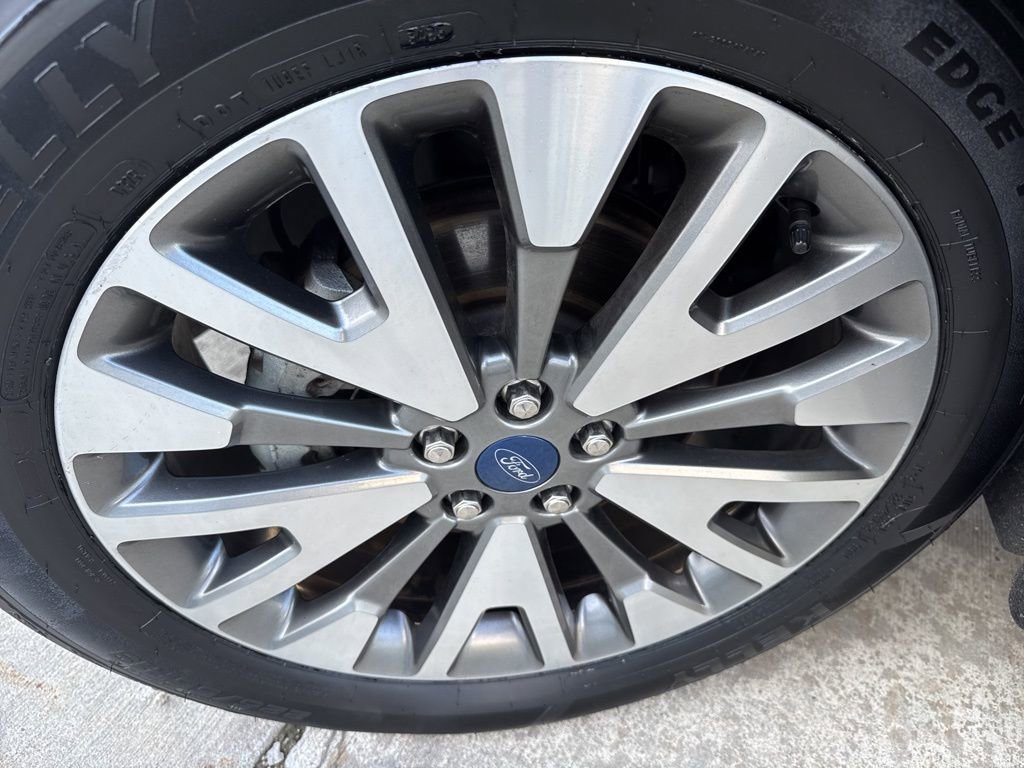 Certified 2022 Ford Escape Titanium w/ Class II Trailer Tow Package image 36