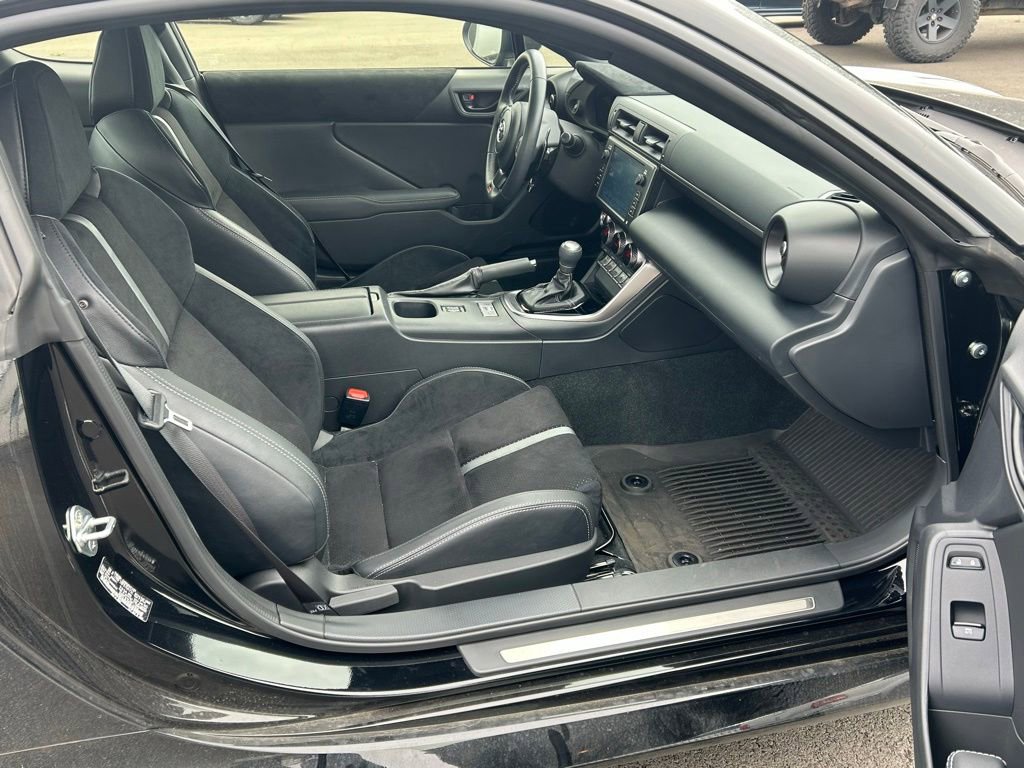 Used 2023 Toyota GR86 Premium w/ ALL Weather Mat Package (TMS) RWD image 26