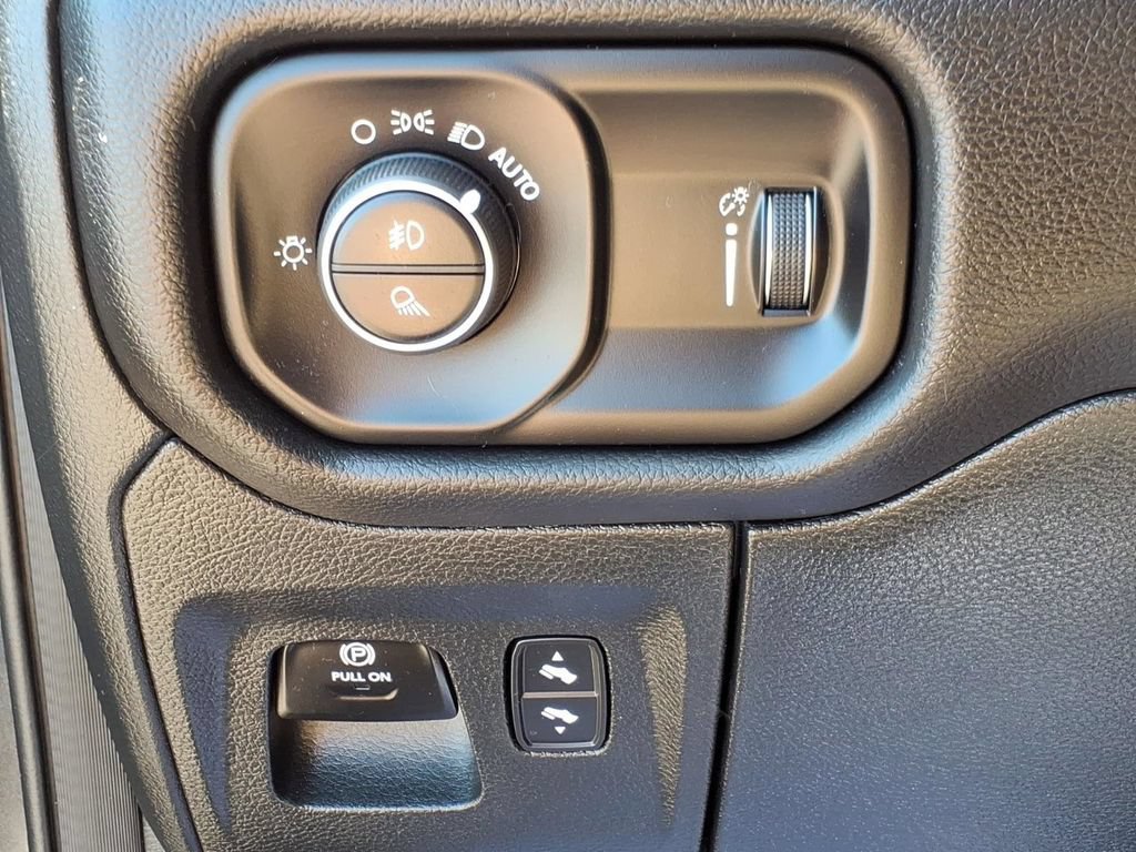 Used 2024 RAM 1500 Big Horn AWD/4WD image 14