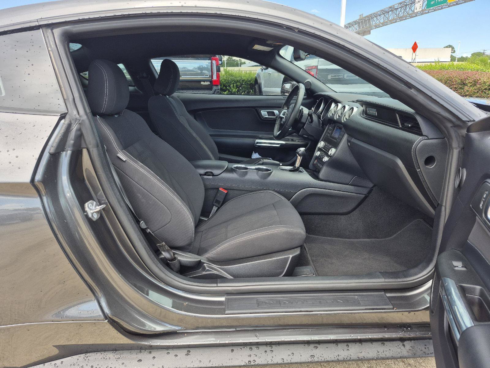 Certified 2019 Ford Mustang Coupe RWD image 6