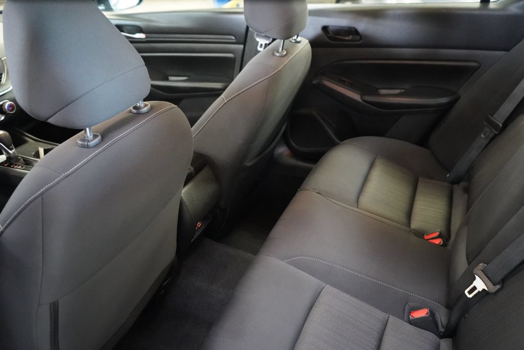 Used 2025 Nissan Altima 2.5 SV FWD image 23