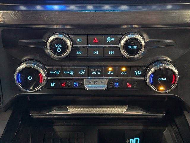 Certified 2025 Ford F250 Lariat w/ Black Appearance Package AWD/4WD image 27