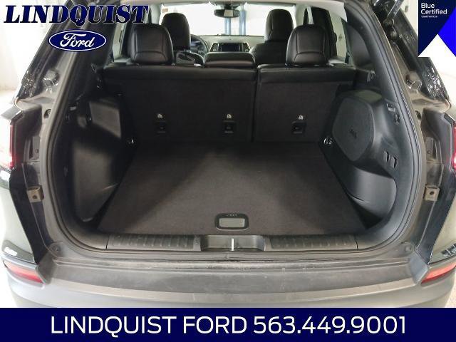 Used 2022 Jeep Cherokee Limited AWD/4WD image 24