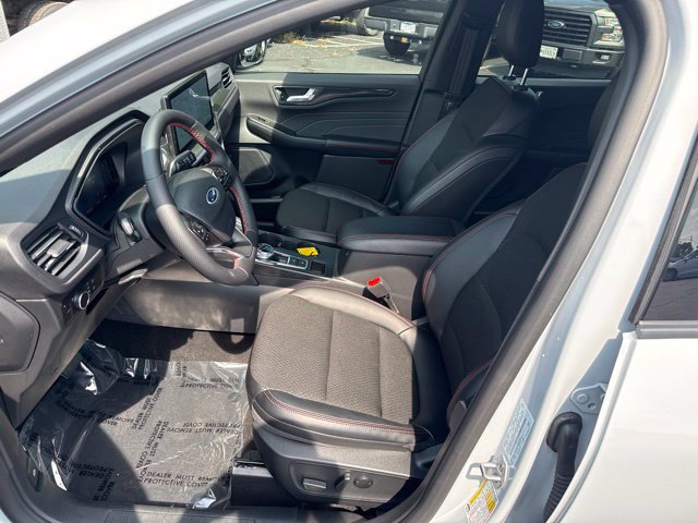 Certified 2025 Ford Escape ST-Line w/ Tech Pack #1 FWD image 13