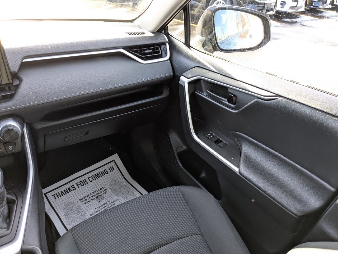 Used 2021 Toyota RAV4 LE image 18