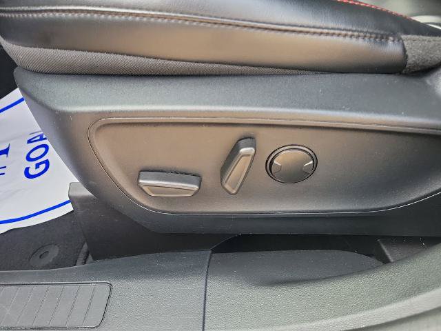 Certified 2025 Ford Escape ST-Line Select AWD/4WD image 18