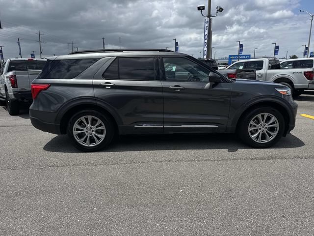 Certified 2020 Ford Explorer XLT w/ Equipment Group 202A RWD image 4