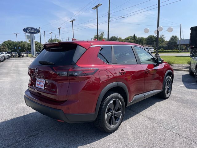 Used 2025 Nissan Rogue SV AWD/4WD image 4