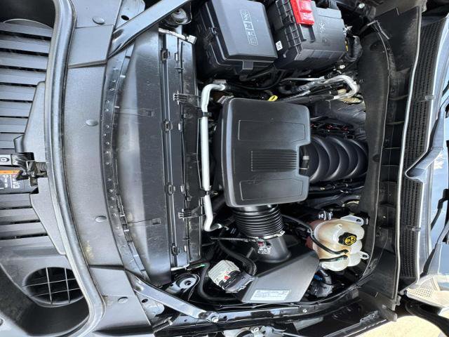 Used 2021 GMC Yukon XL SLT w/ SLT Premium Package image 10