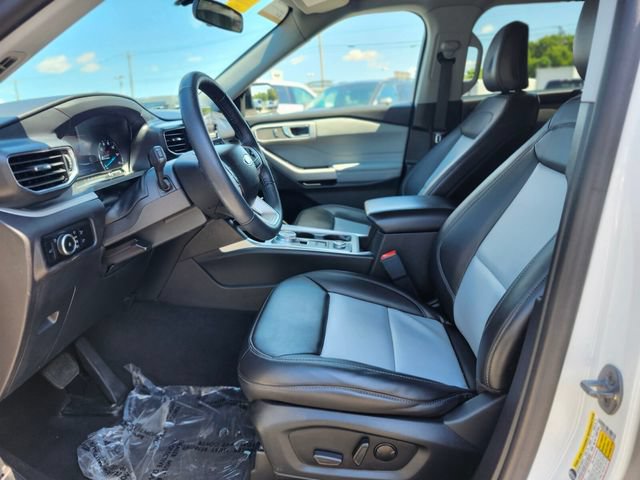 Certified 2023 Ford Explorer XLT w/ Equipment Group 202A AWD/4WD image 19
