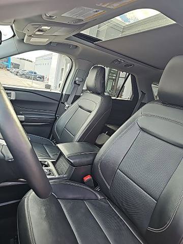 Certified 2023 Ford Explorer Limited w/ Equipment Group 301A image 5