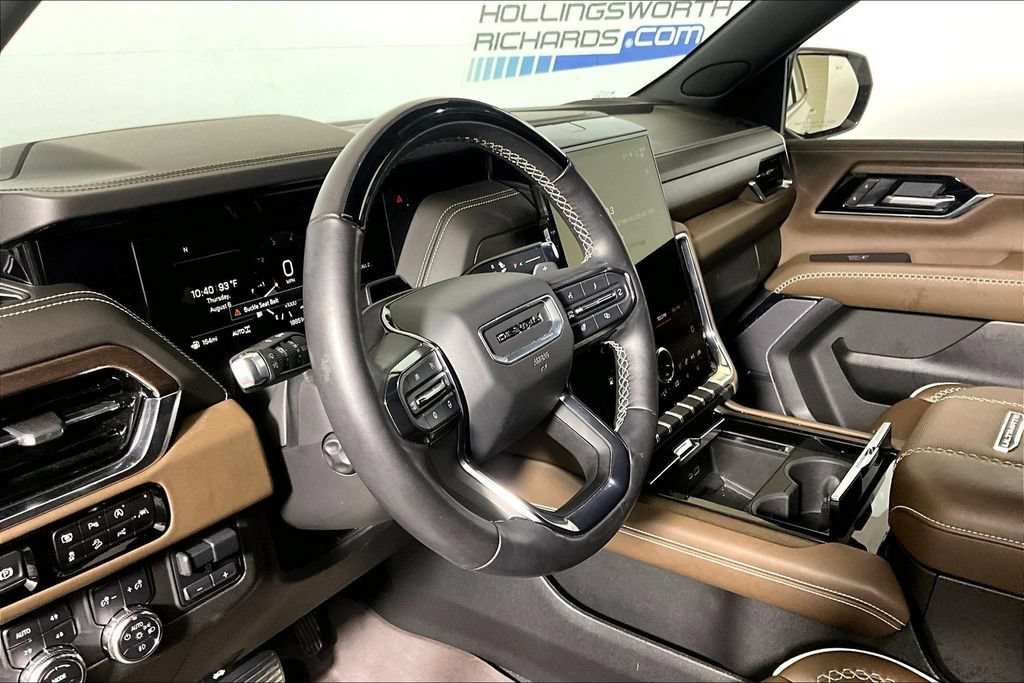 Used 2025 GMC Yukon Denali Ultimate AWD/4WD image 10