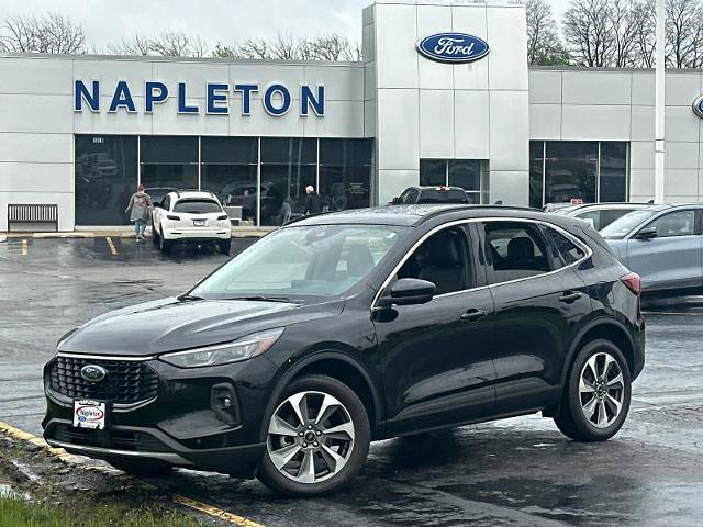 Certified 2024 Ford Escape Platinum w/ Class II Trailer Tow Package AWD/4WD image 2