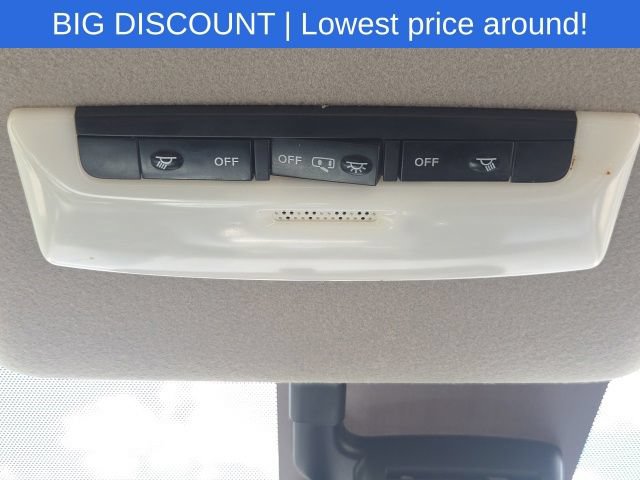Used 2024 Nissan Versa SV FWD image 23