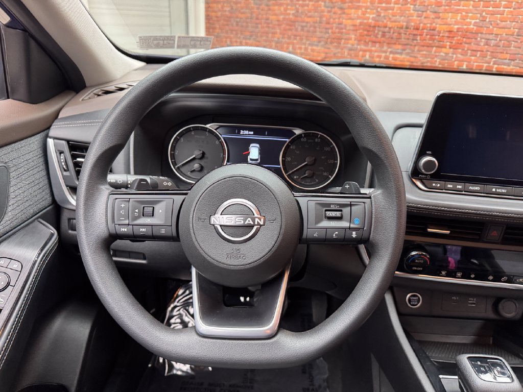 Used 2023 Nissan Rogue SV AWD/4WD image 13