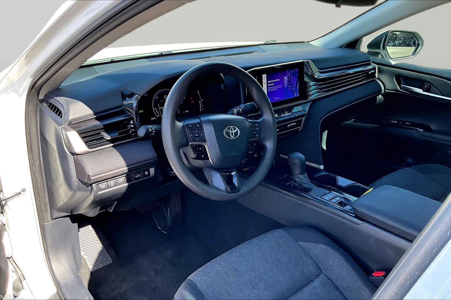 Used 2025 Toyota Camry LE FWD image 18