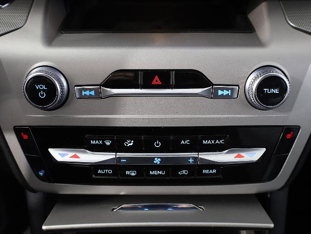 Certified 2023 Ford Explorer XLT w/ Equipment Group 202A AWD/4WD image 17