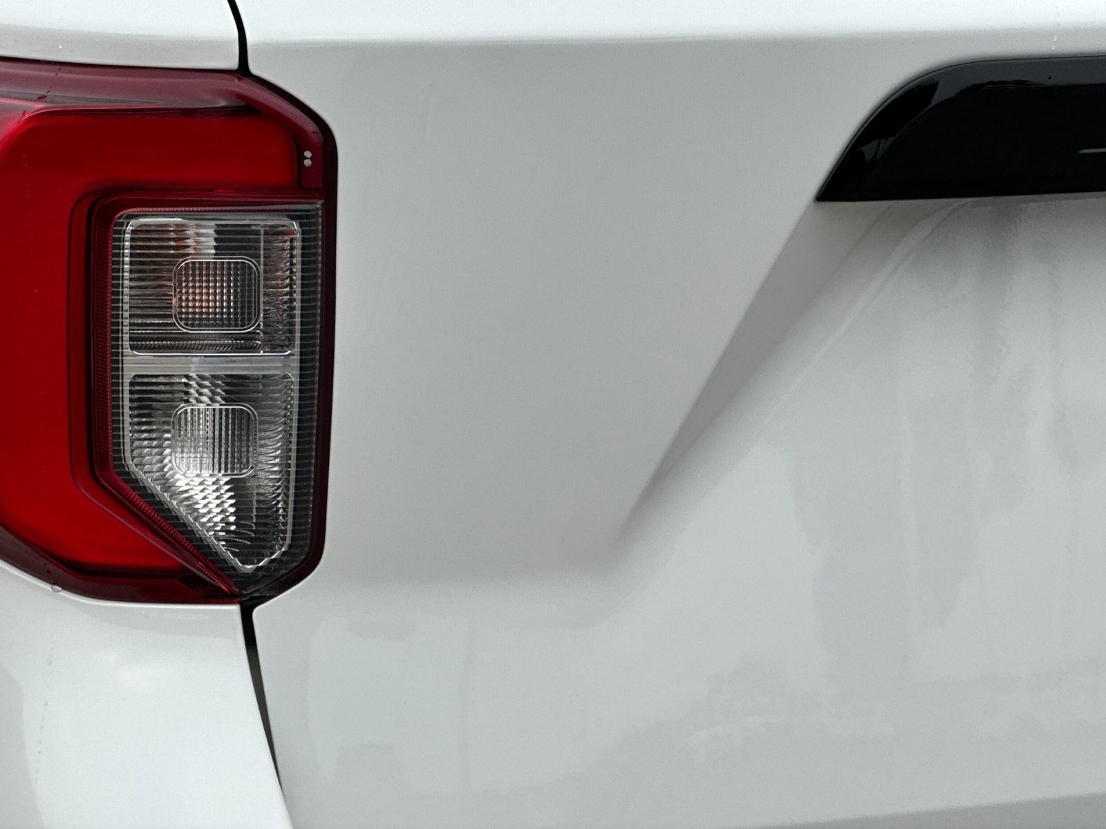 Certified 2022 Ford Explorer ST-Line image 29