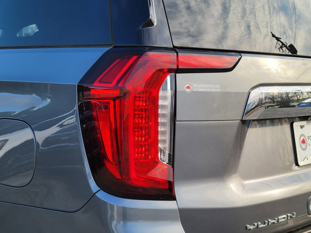 Used 2021 GMC Yukon XL SLT w/ Rear Media and Nav Package image 11