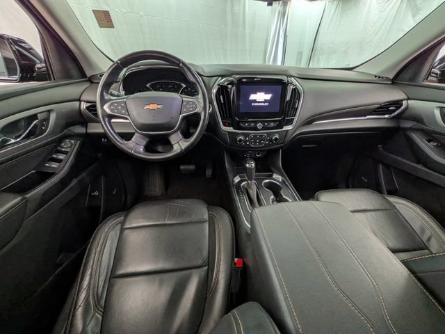 Used 2020 Chevrolet Traverse LT w/ LT Premium Package AWD/4WD image 11
