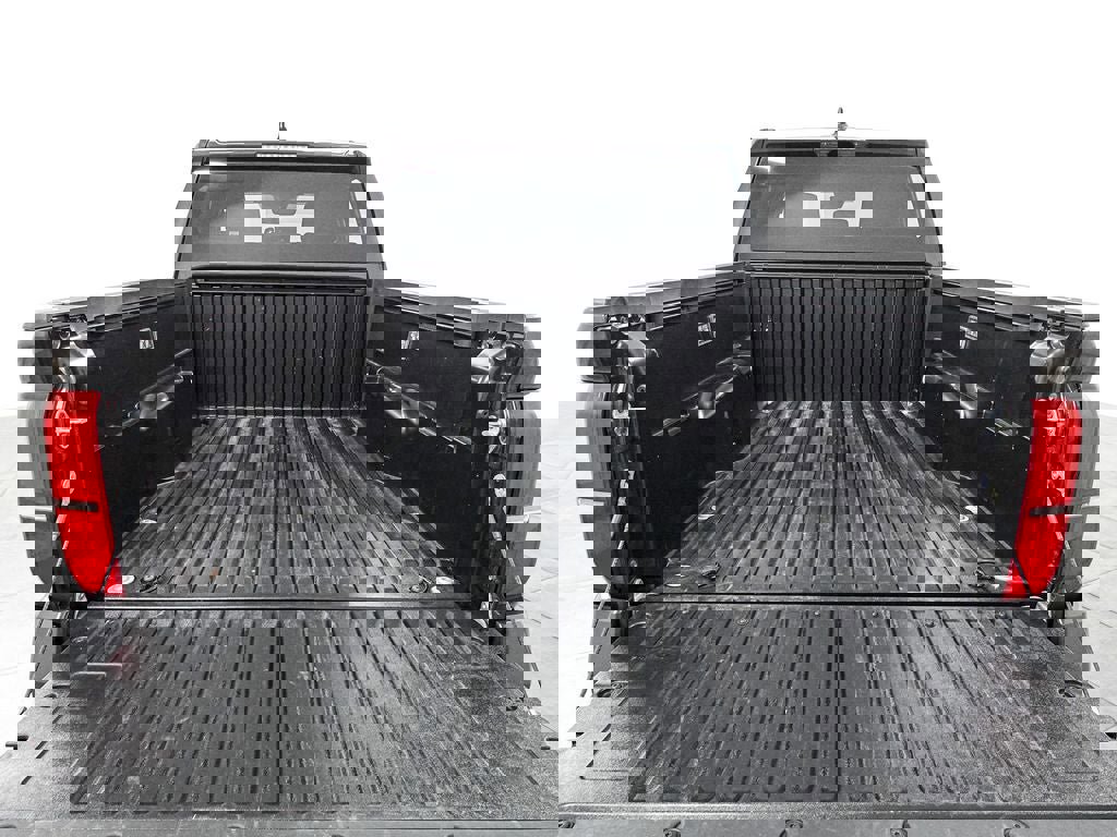 Used 2025 Toyota Tacoma TRD Off-Road AWD/4WD image 25