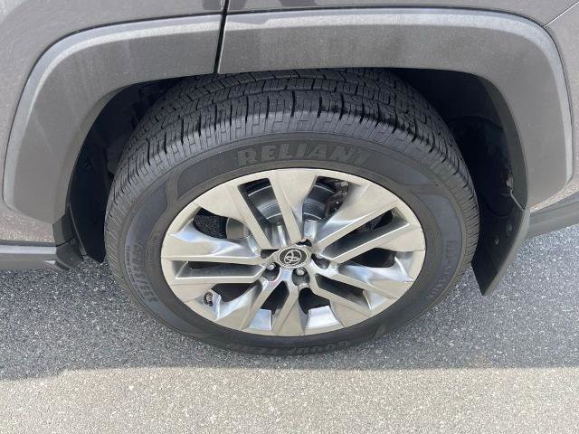 Used 2019 Toyota RAV4 XLE Premium w/ Cold Weather Package AWD/4WD image 7