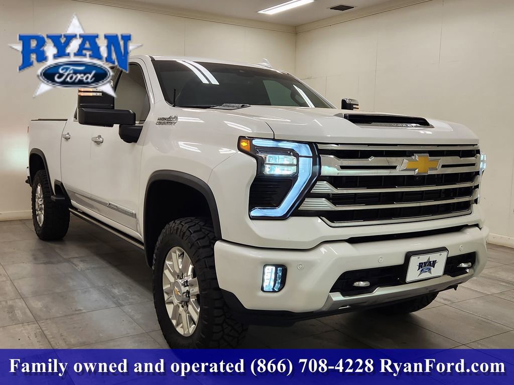 Used 2025 Chevrolet Silverado 2500 High Country image 4