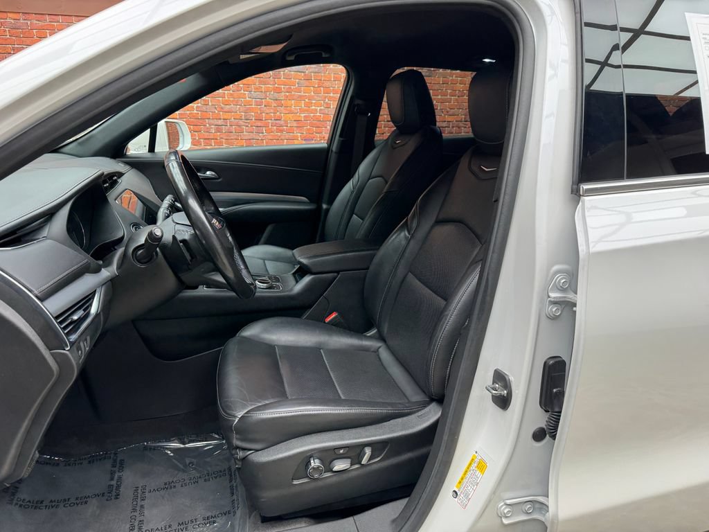 Used 2021 Cadillac XT4 Premium Luxury AWD/4WD image 22