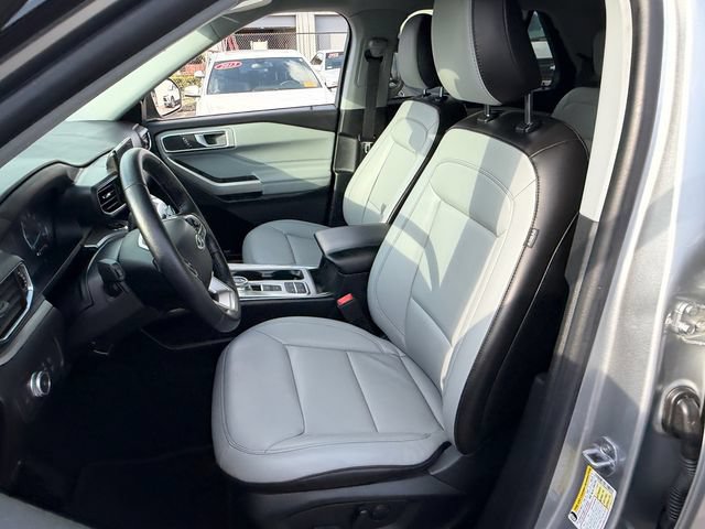 Certified 2021 Ford Explorer XLT w/ Equipment Group 202A RWD image 10