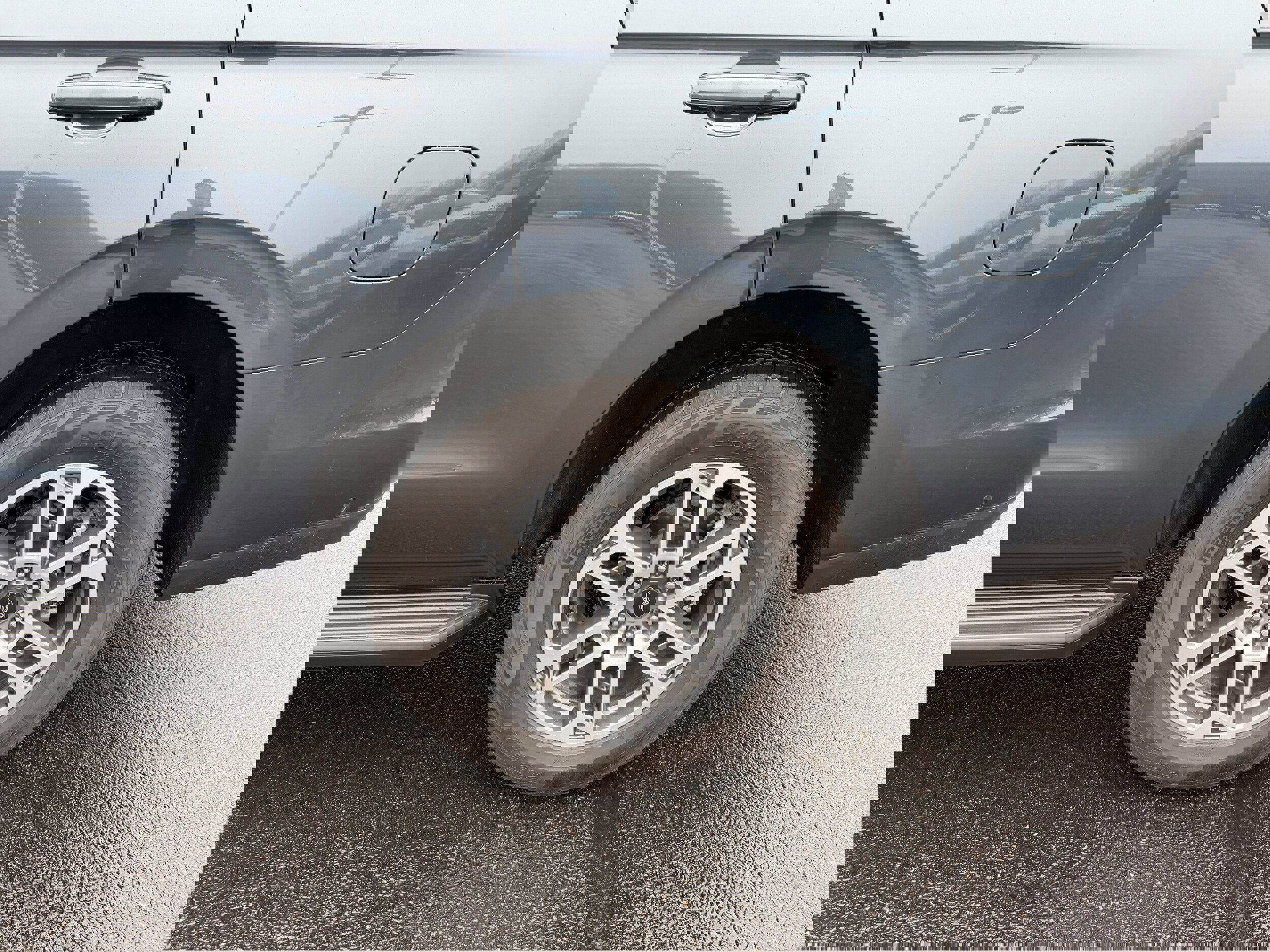 Certified 2025 Ford Expedition Active image 10