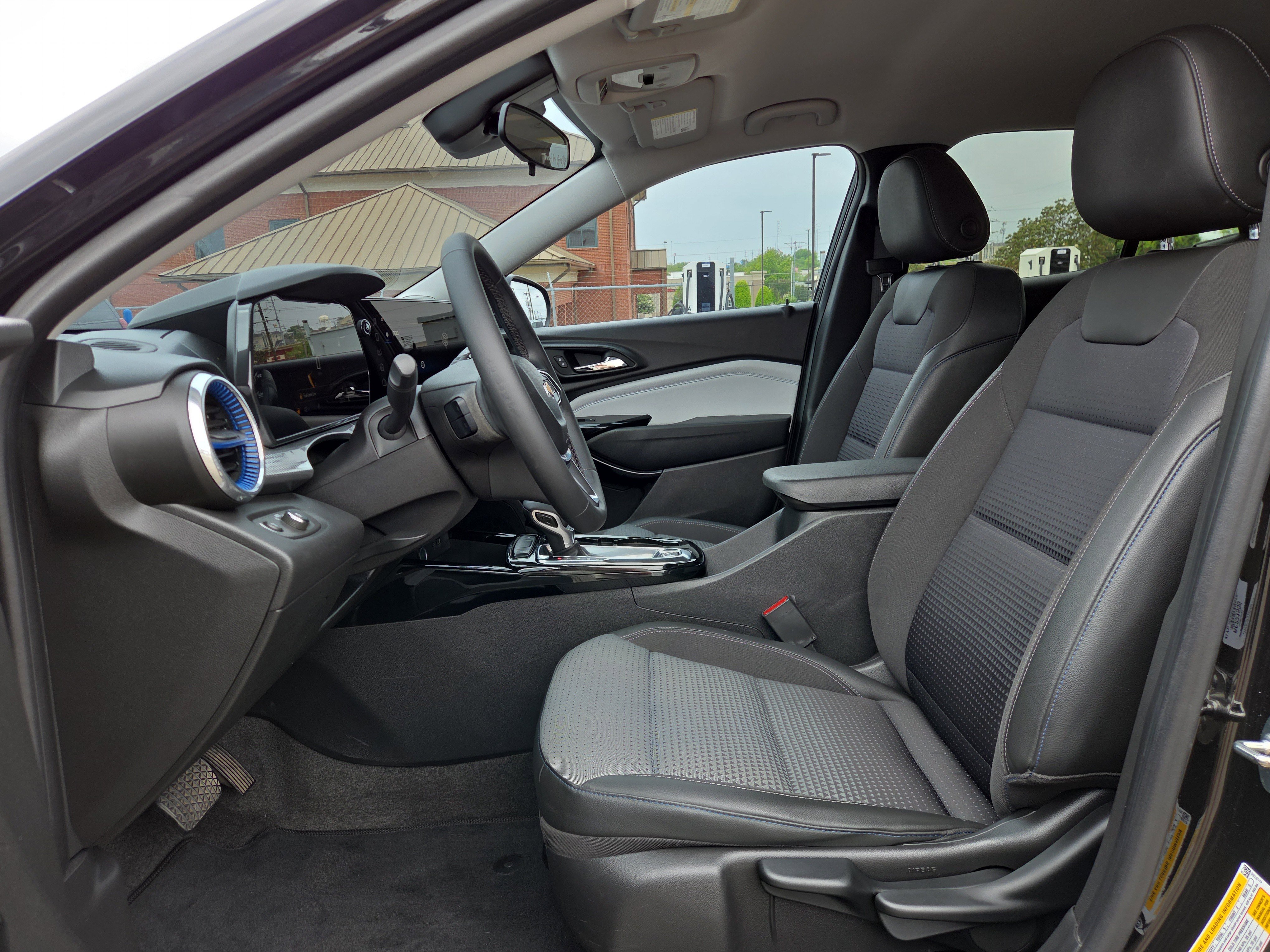 Used 2024 Chevrolet Trax LT w/ Driver Confidence Package FWD image 10