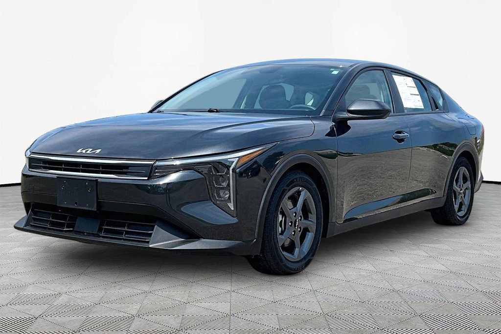 Used 2025 Kia K4 FWD image 1