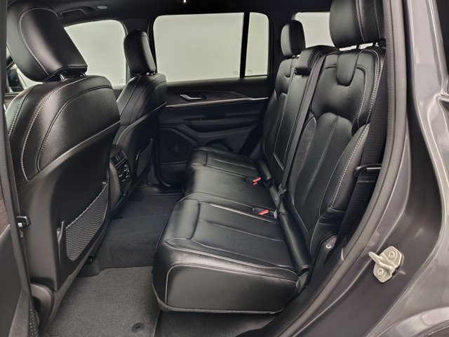 Used 2024 Jeep Grand Cherokee Limited w/ Black Appearance Package AWD/4WD image 26