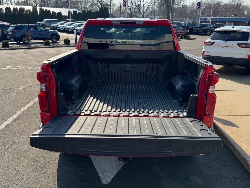 Used 2023 Chevrolet Silverado 1500 LT AWD/4WD image 9