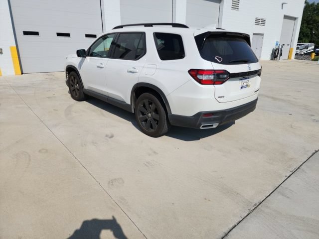 Used 2025 Honda Pilot Black Edition image 10