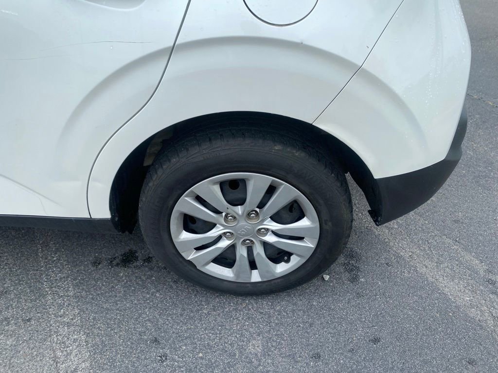 Used 2021 Kia Soul LX FWD image 30