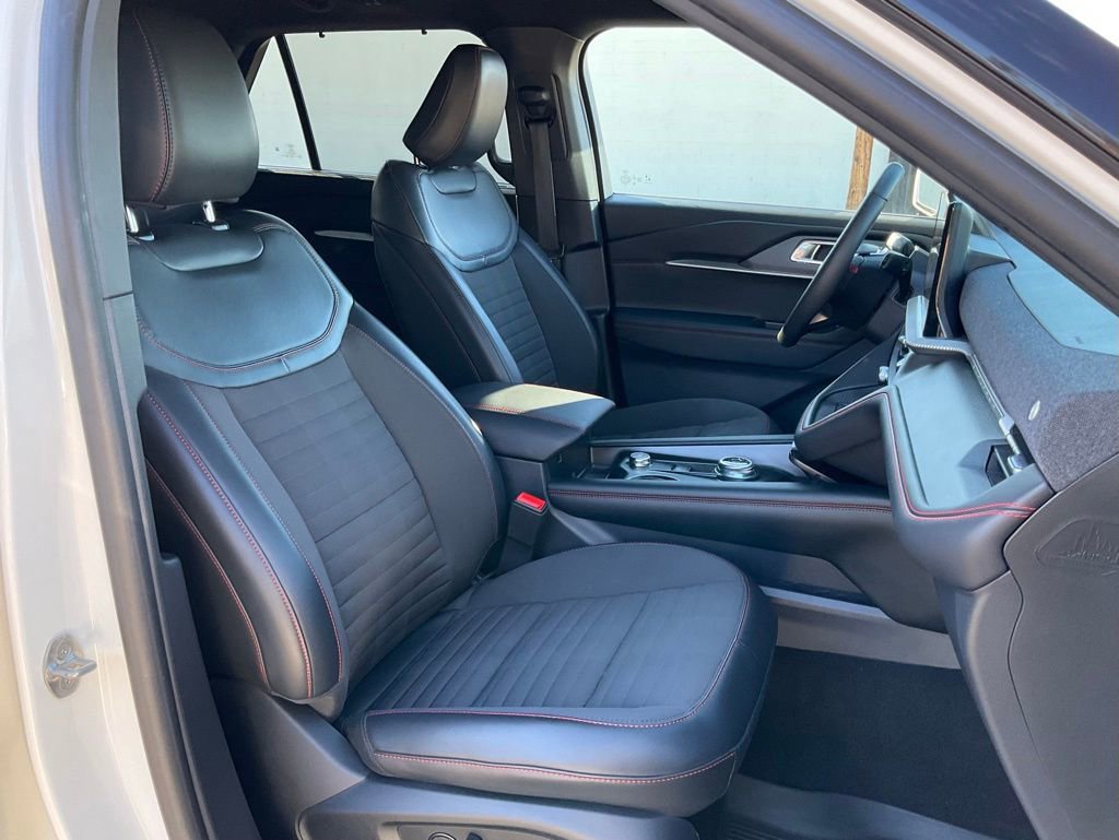 Certified 2025 Ford Explorer ST-Line w/ Premium Package image 51