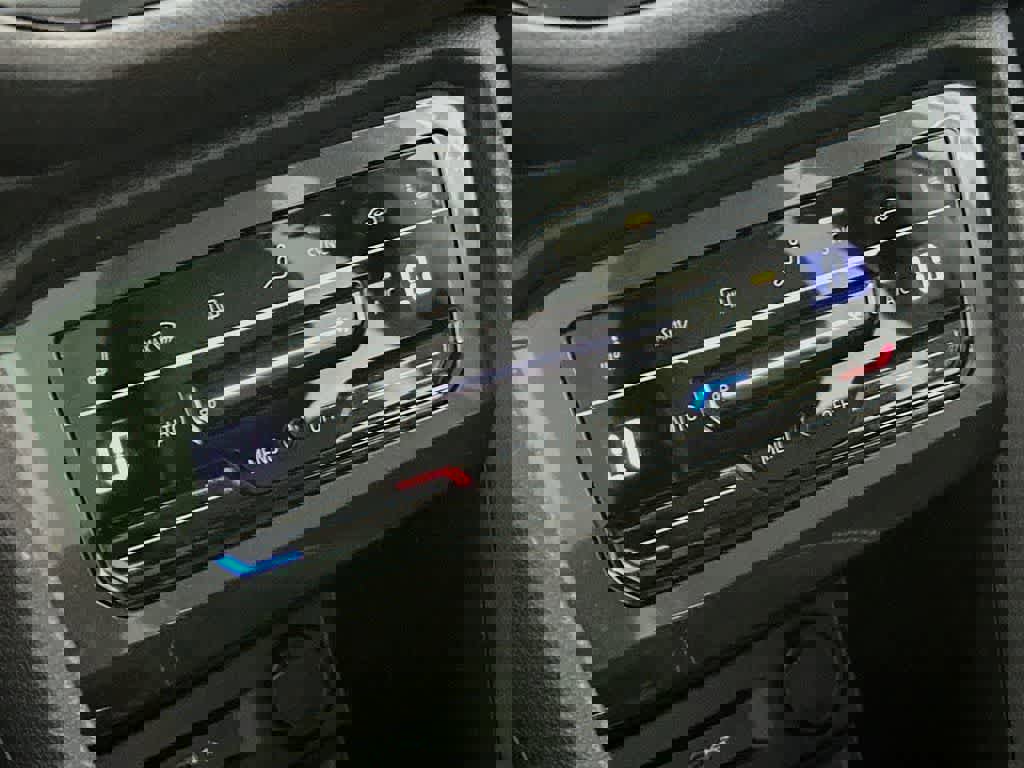 Used 2023 Volkswagen Tiguan SE R-Line image 22