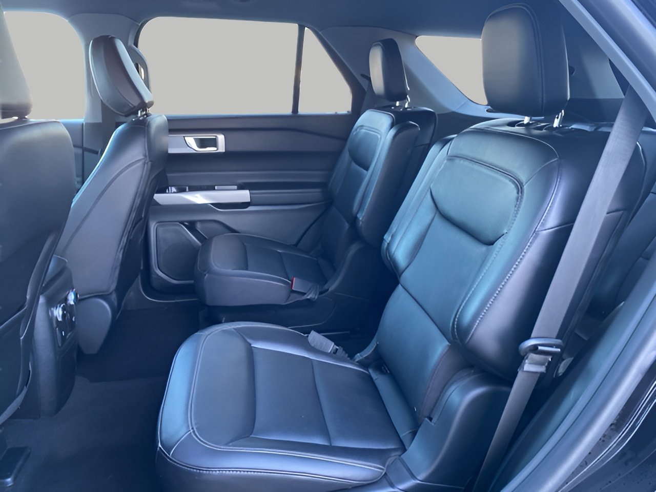 Certified 2024 Ford Explorer Limited w/ Equipment Group 301A image 11