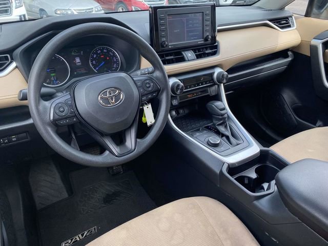 Used 2020 Toyota RAV4 LE image 15