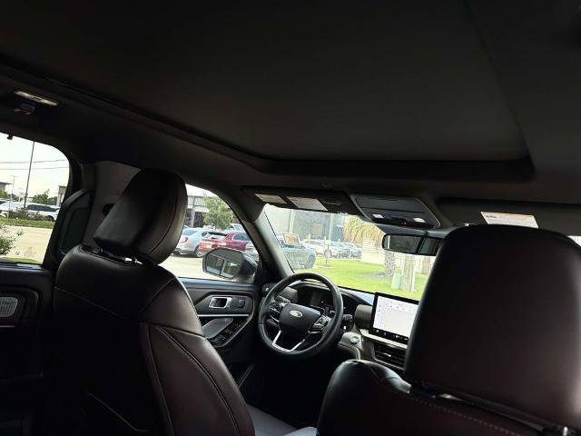 Certified 2025 Ford Explorer Platinum RWD image 13