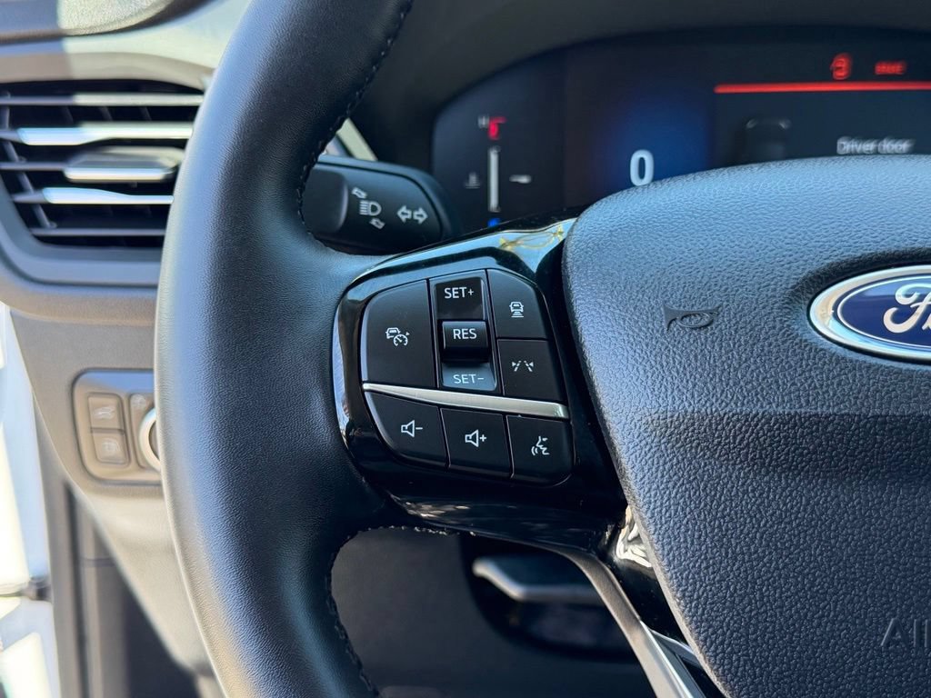 Certified 2025 Ford Escape SE FWD image 24