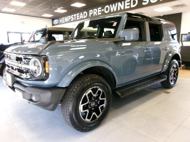 Certified 2025 Ford Bronco Outer Banks AWD/4WD image 1