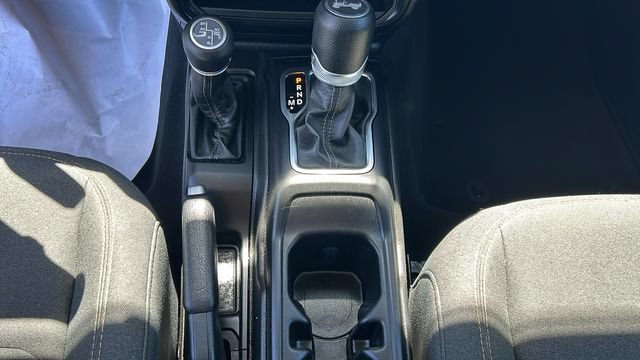 Used 2024 Jeep Wrangler Unlimited Sahara AWD/4WD image 22