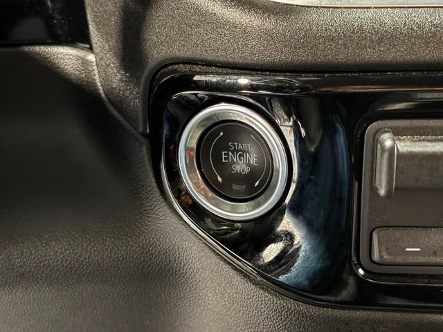 Used 2025 Chevrolet Silverado 2500 LT w/ Convenience Package AWD/4WD image 18
