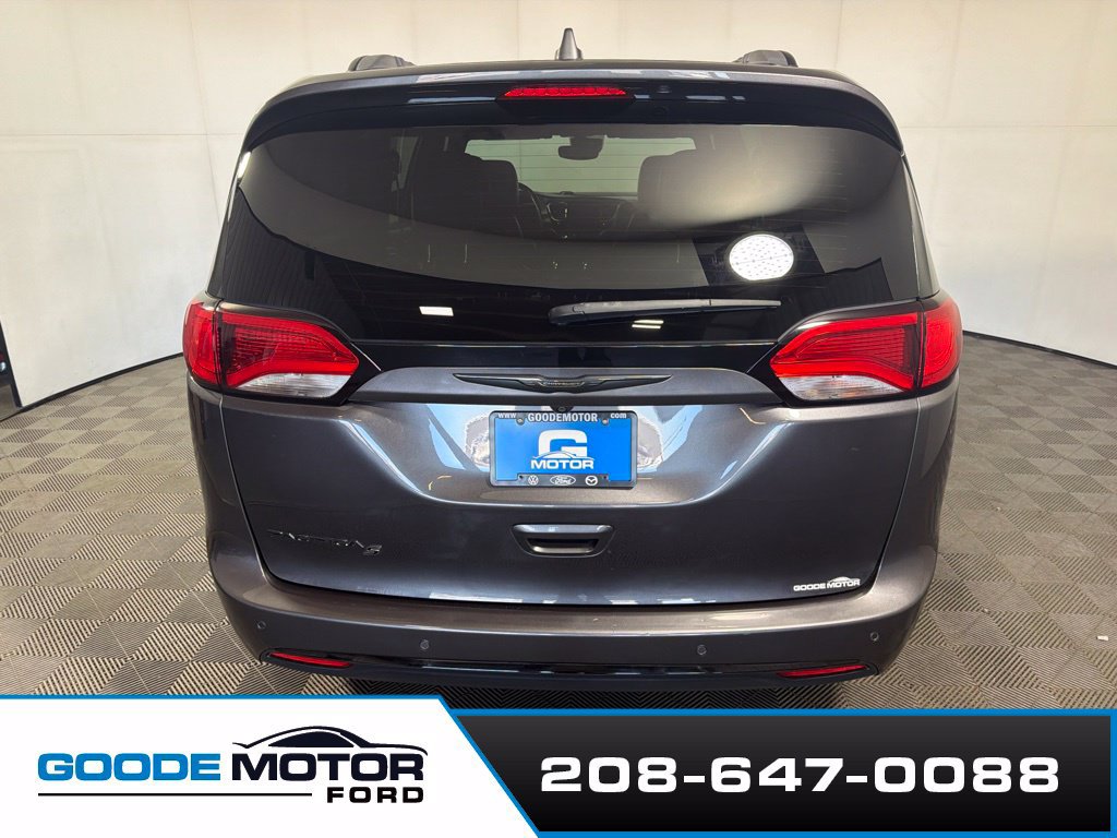 Used 2020 Chrysler Pacifica Touring-L Plus FWD image 6