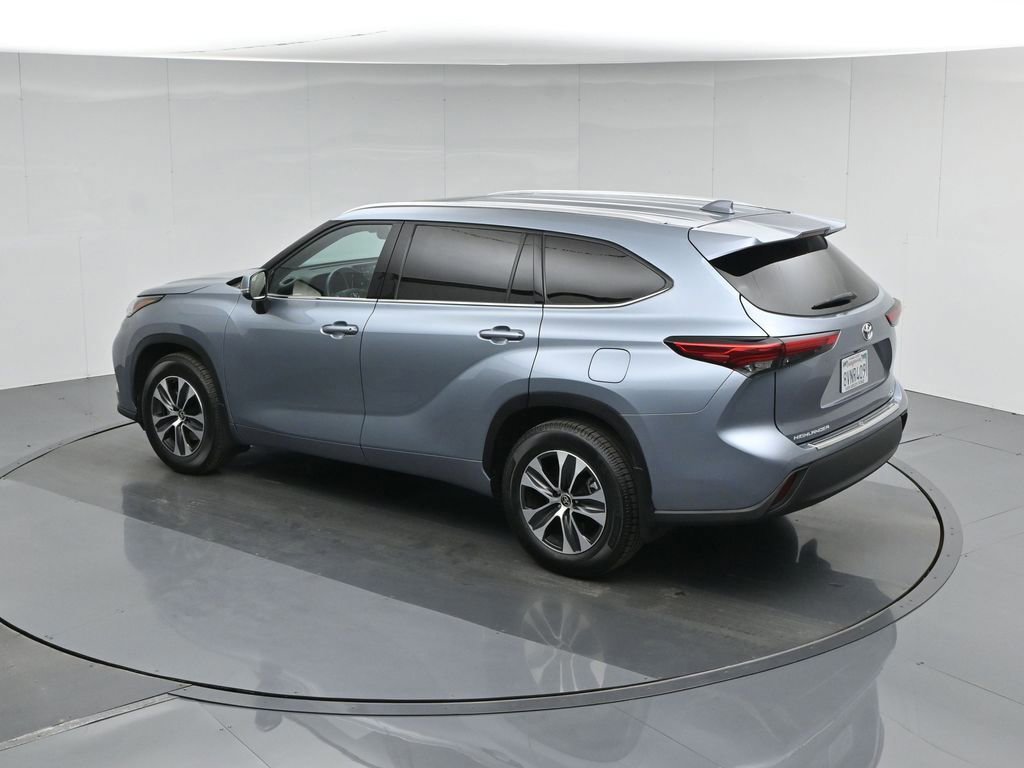 Used 2021 Toyota Highlander XLE image 18