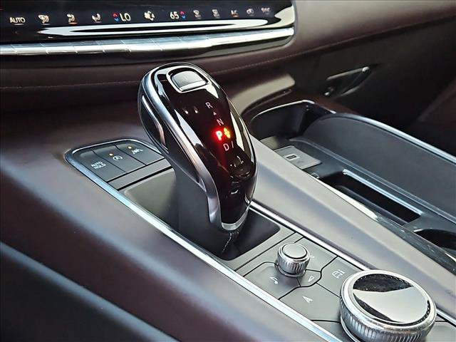 Used 2023 Cadillac Escalade ESV Sport Platinum w/ LPO, ONYX Package AWD/4WD image 9
