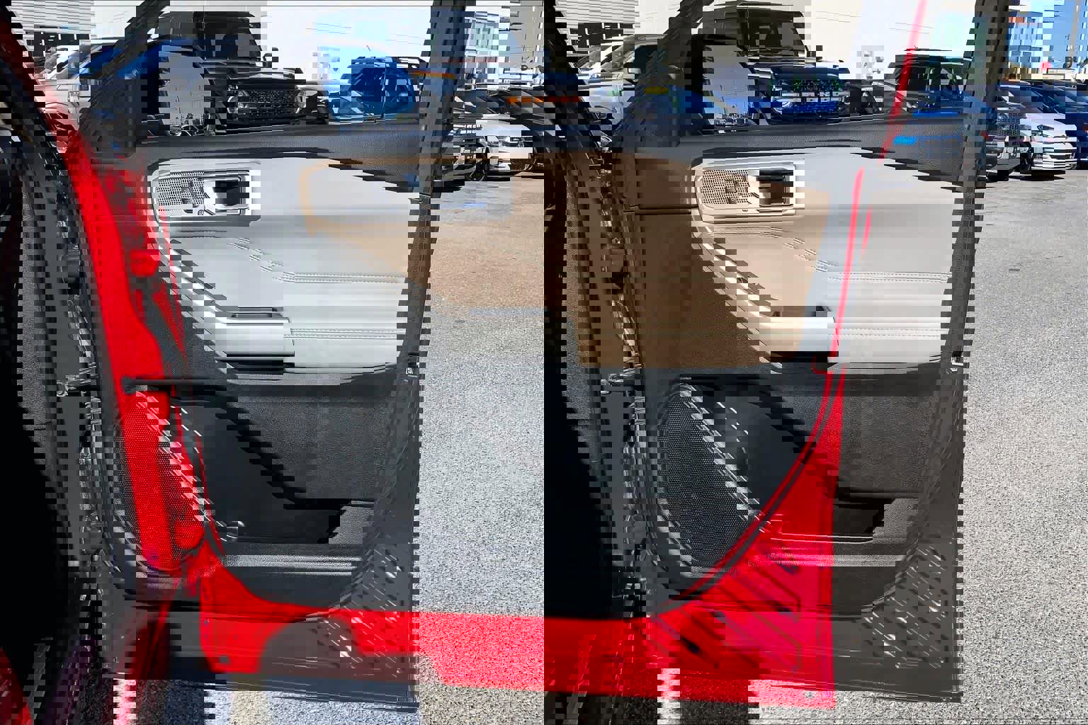 Certified 2022 Ford Explorer Limited w/ Equipment Group 301A image 22