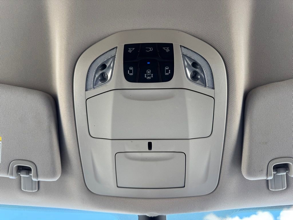 Used 2023 Chrysler Pacifica Touring-L FWD image 30